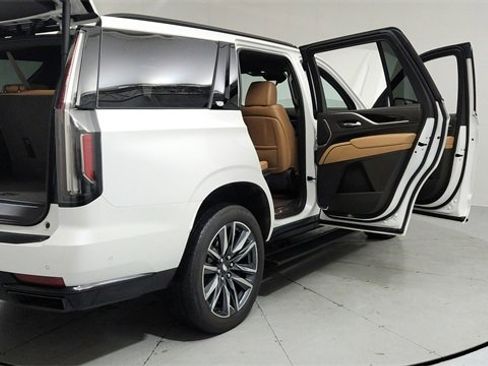 Certified 2023 Cadillac Escalade Sport w/ Touring Package image 10