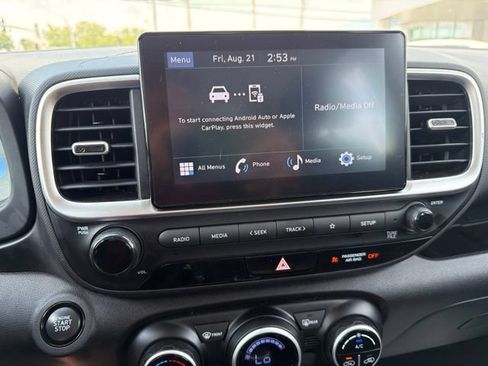Used 2025 Hyundai Venue SEL FWD image 44