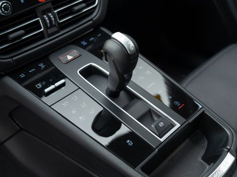 Certified 2026 Porsche Macan AWD/4WD image 25