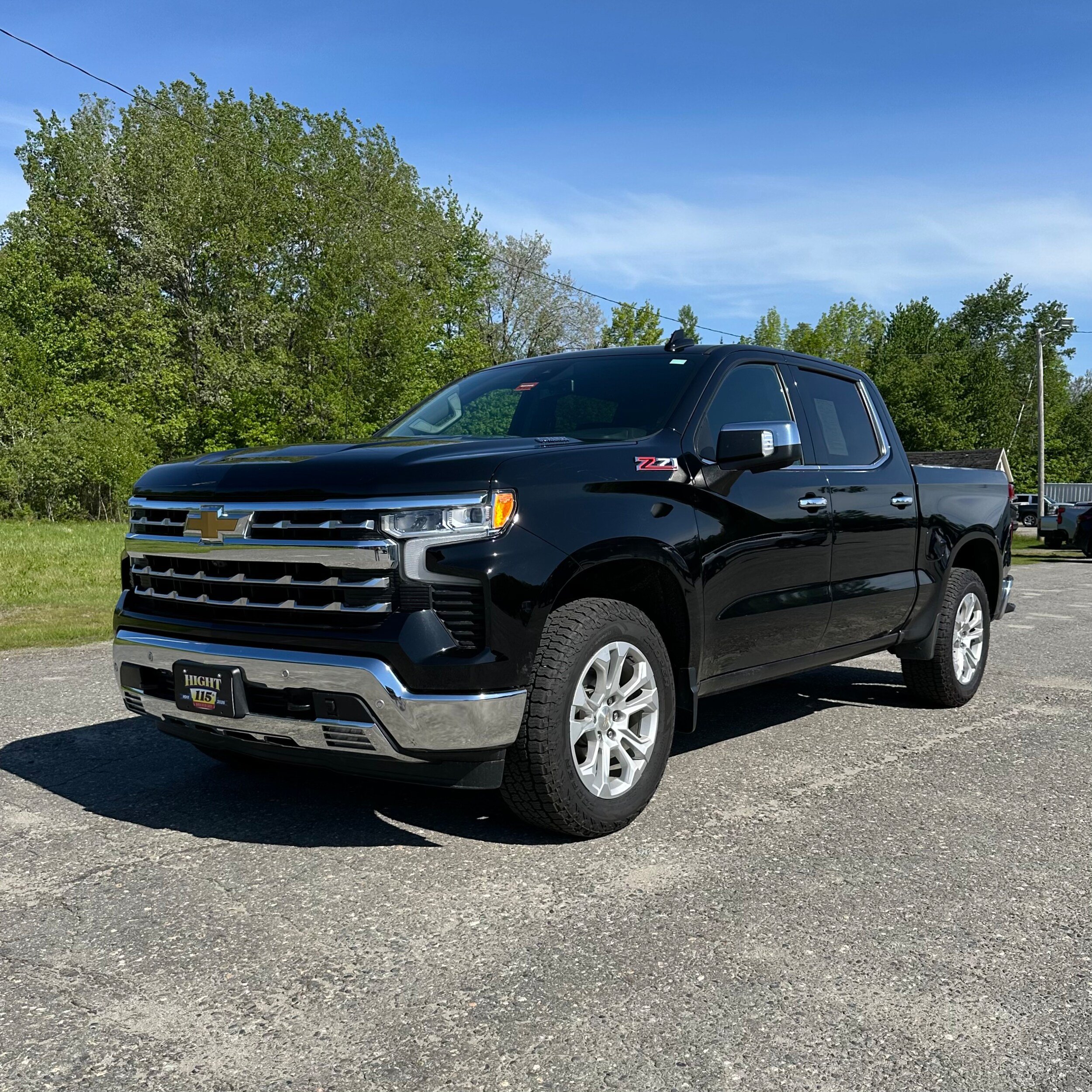 Used 2022 Chevrolet Silverado 1500 LTZ w/ LTZ Premium Package AWD/4WD image 7