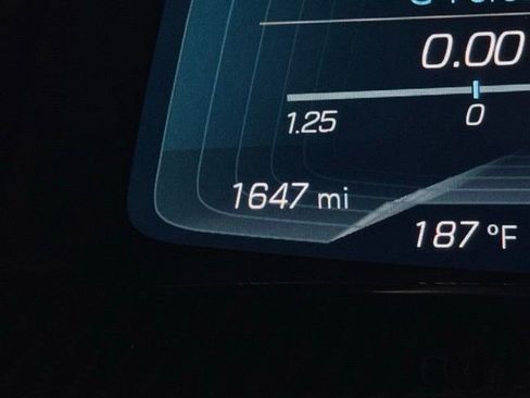 Used 2025 Chevrolet Corvette Stingray Premium Cpe w/ Z51 Performance Package image 31