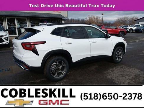 New 2026 Chevrolet Trax LT w/ Driver Confidence Package image 3