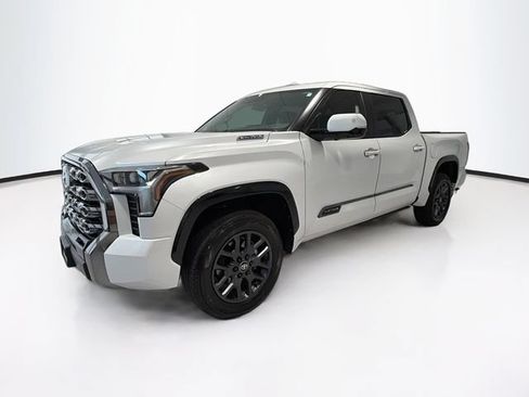 Used 2025 Toyota Tundra Platinum AWD/4WD image 3