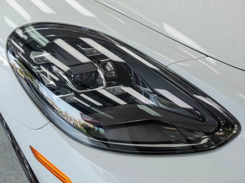 Used 2021 Porsche Panamera image 10