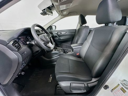 Used 2021 Nissan Rogue Sport S image 13