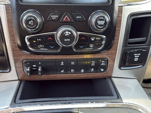Used 2016 RAM 2500 Laramie w/ Convenience Group AWD/4WD image 23