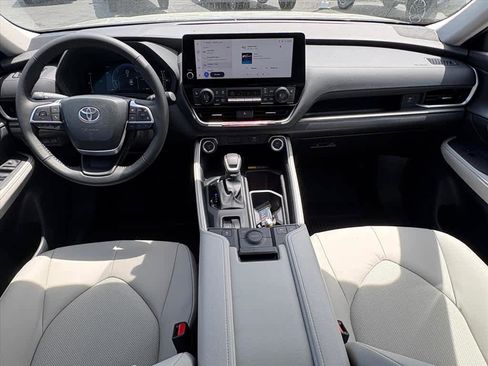 New 2026 Toyota Grand Highlander AWD Hybrid image 11