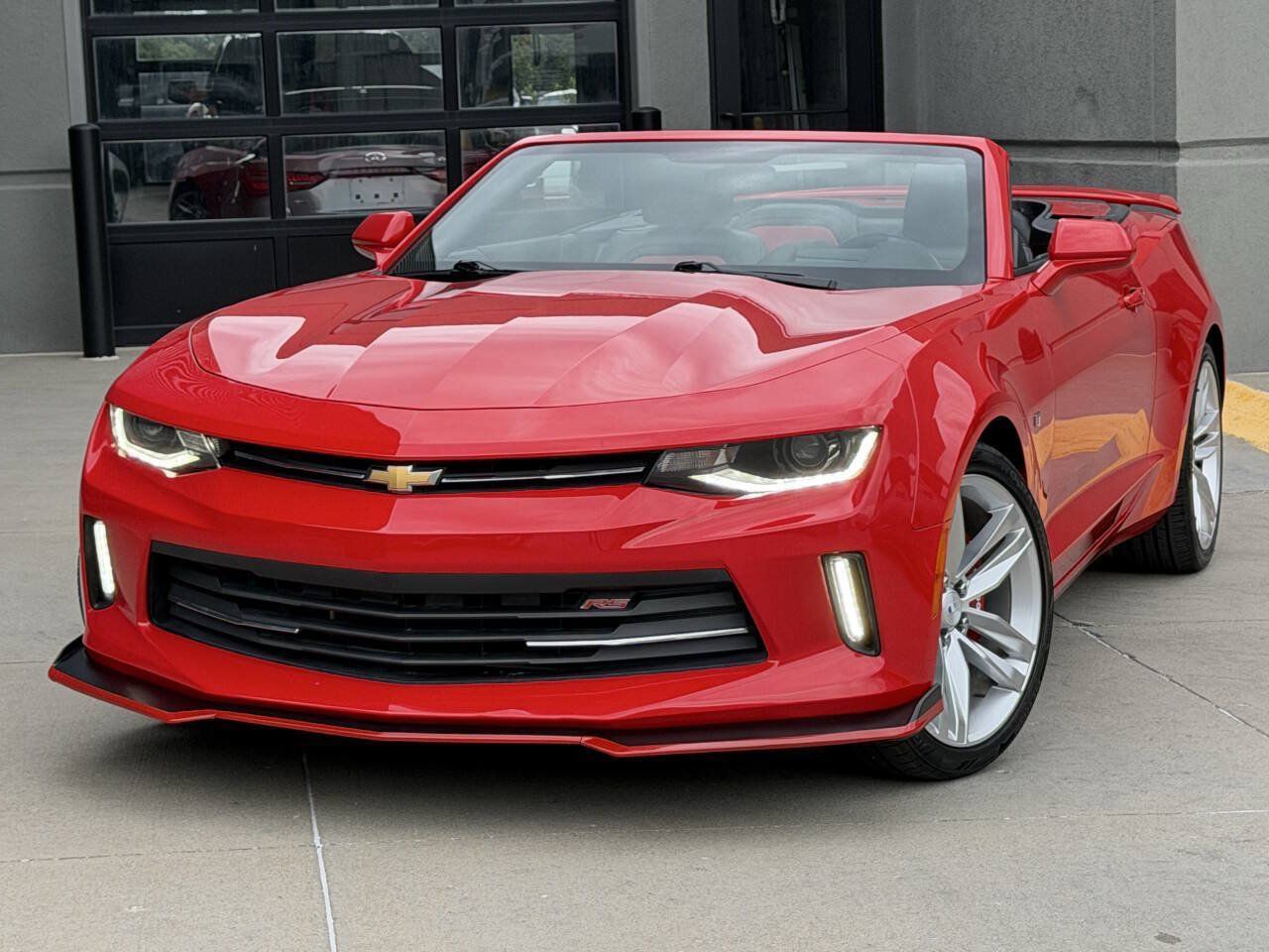 Used 2017 Chevrolet Camaro LT RWD image 3