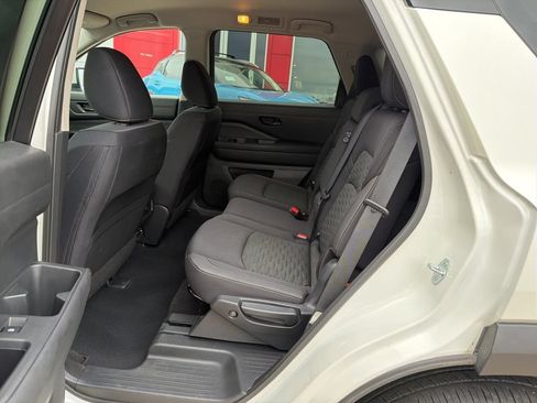 Used 2023 Nissan Pathfinder SV AWD/4WD image 15