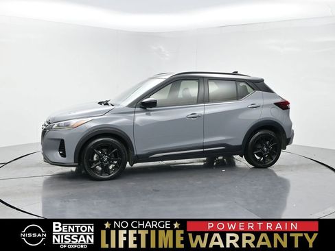 Used 2024 Nissan Kicks SR w/ SR Premium Package FWD image 1