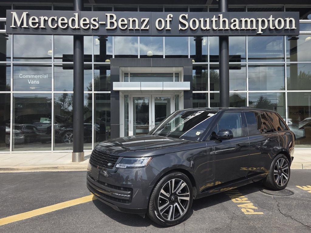 Used 2023 Land Rover Range Rover SE AWD/4WD image 1