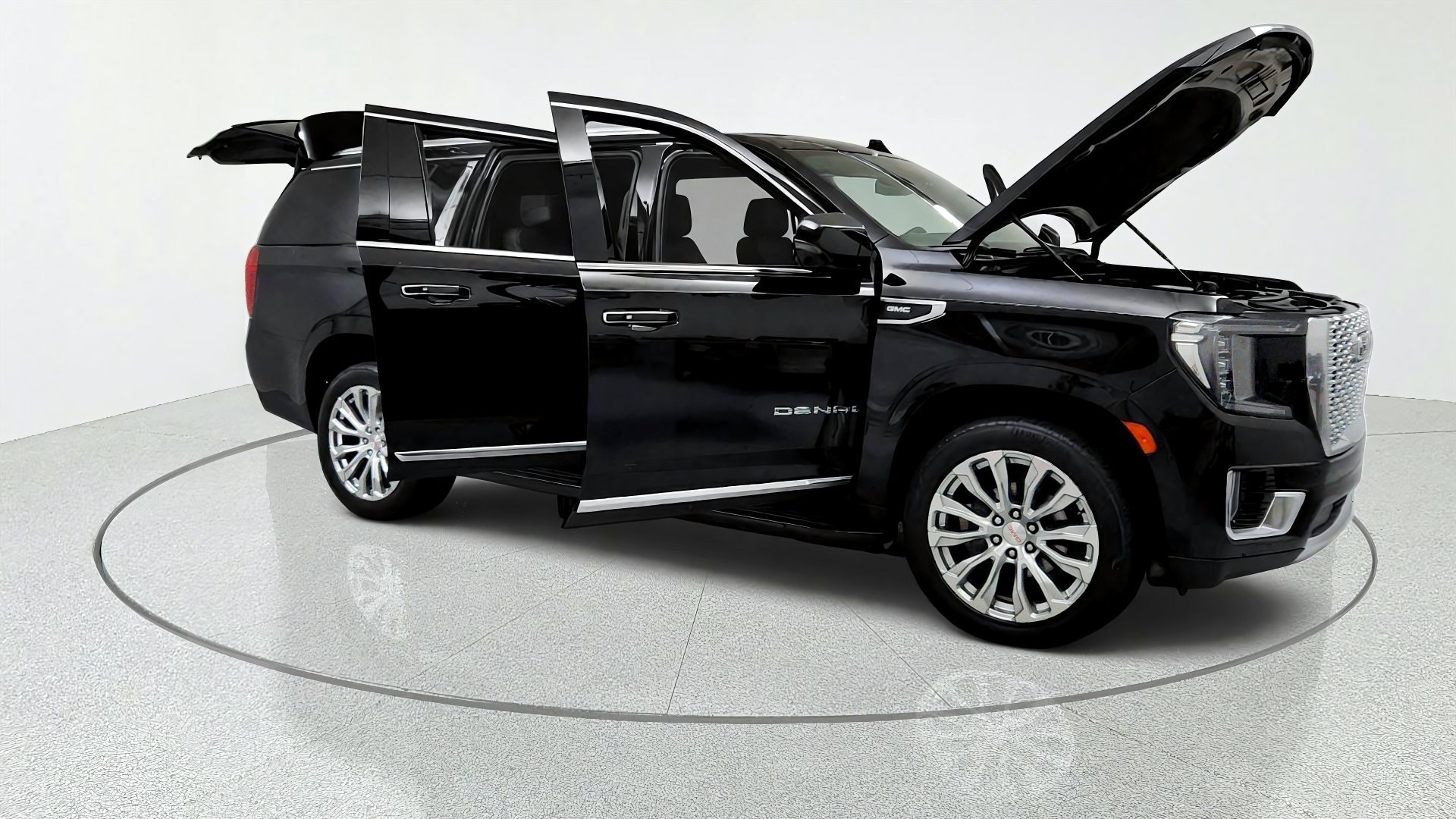 Used 2024 GMC Yukon XL Denali AWD/4WD image 14
