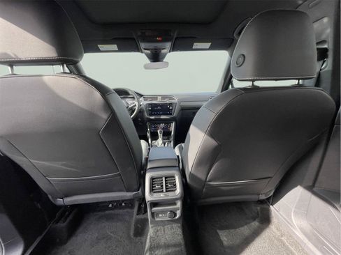 Used 2024 Volkswagen Tiguan SE R-Line AWD/4WD image 15