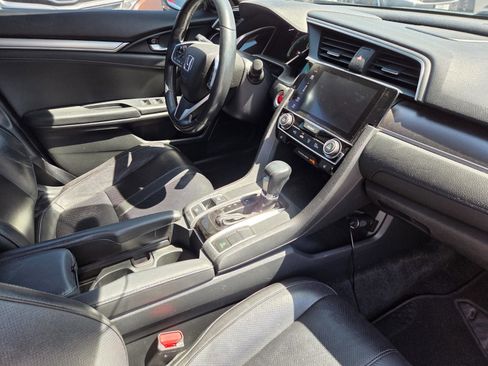 Used 2016 Honda Civic Touring image 16