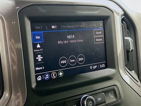 Used 2023 Chevrolet Silverado 1500 Custom image 14