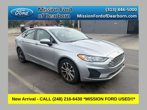 Used 2020 Ford Fusion SE FWD image 1