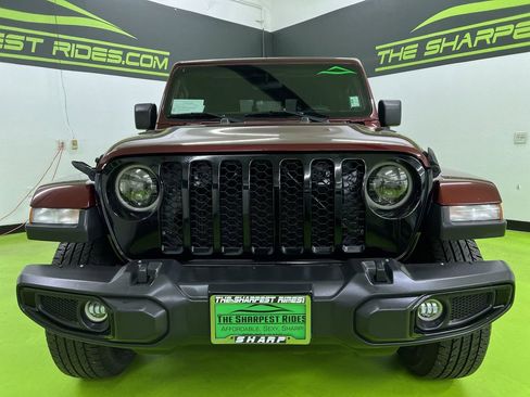 Used 2021 Jeep Gladiator Willys AWD/4WD image 3