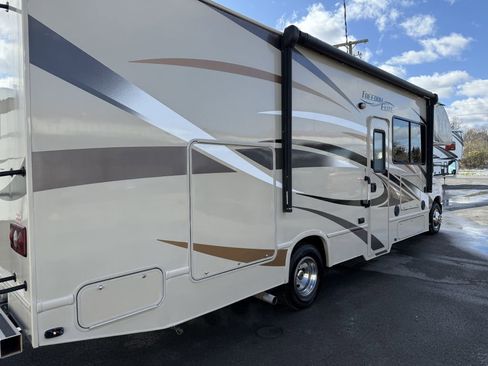 Used 2016 Ford E-450 and Econoline 450 Super Duty w/ Motorhome Prep Package image 36