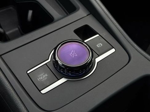 Used 2025 Volkswagen Tiguan S image 18