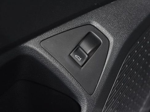 New 2026 Volkswagen Jetta SE FWD image 9