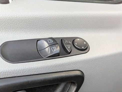 Used 2014 Mercedes-Benz Sprinter 144 Cargo image 22