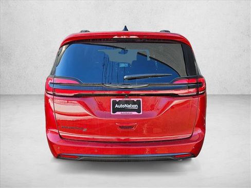 New 2026 Chrysler Pacifica Select w/ S Appearance Package FWD image 8