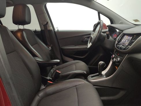 Used 2022 Chevrolet Trax LT w/ Driver Confidence Package AWD/4WD image 21