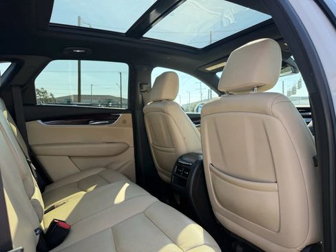 Used 2018 Cadillac XT5 Premium Luxury image 17