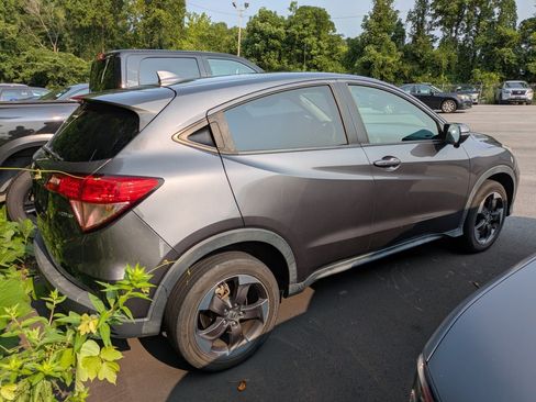 Used 2018 Honda HR-V EX image 3