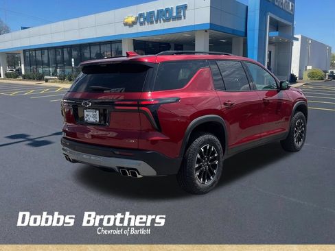 Used 2025 Chevrolet Traverse Z71 w/ Enhanced Driving Package AWD/4WD image 6