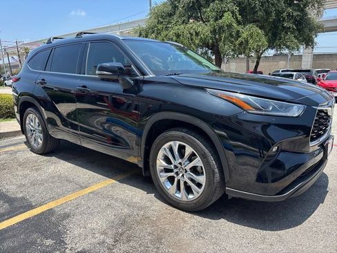 Used 2020 Toyota Highlander Limited FWD image 6