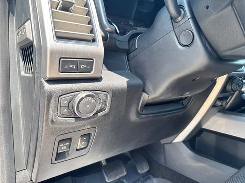 Used 2018 Ford F150 Platinum w/ Equipment Group 701A Luxury AWD/4WD image 13