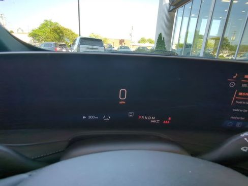 Certified 2025 Cadillac XT4 Premium Luxury image 10