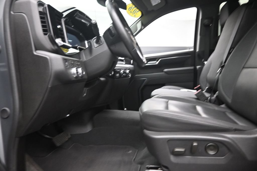 Used 2026 GMC Sierra 1500 SLT AWD/4WD image 16