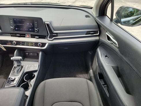 Used 2025 Kia Sportage LX FWD image 19