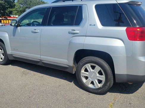 Used 2015 GMC Terrain SLE AWD/4WD image 2