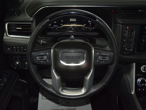 Used 2024 GMC Yukon XL Denali w/ Advanced Technology Package AWD/4WD image 38