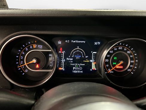 Used 2018 Jeep Wrangler Unlimited Sahara w/ Dual Top Group image 13