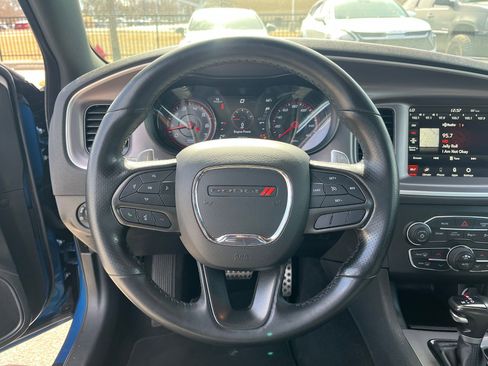 Used 2022 Dodge Charger R/T w/ Blacktop Package image 28