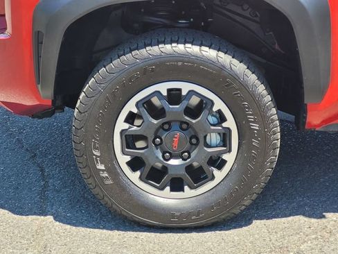 Certified 2024 Toyota Tacoma TRD Off-Road w/ TRD Off Road Upgrade Package AWD/4WD image 11