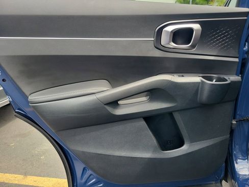 Used 2025 Kia Sorento S w/ Panoramic Sunroof Package image 13