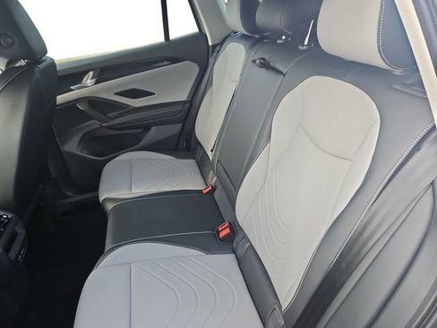 New 2025 Volkswagen Tiguan SE AWD/4WD image 21