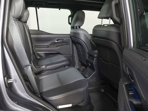 Used 2026 Lexus GX 550 w/ Accessory Package (2T) image 11