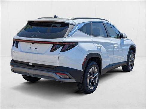 New 2025 Hyundai Tucson SEL image 2