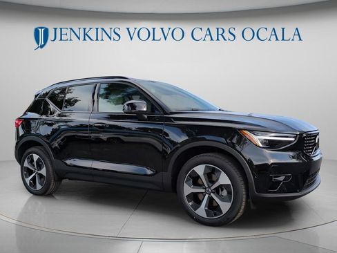 New 2025 Volvo XC40 B5 Plus w/ Protection Package Premier AWD/4WD image 9