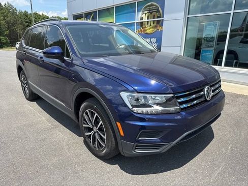 Used 2021 Volkswagen Tiguan SE w/ Panoramic Sunroof Package FWD image 1