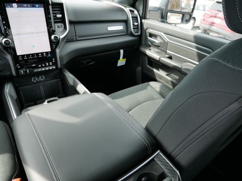 New 2026 RAM 2500 Big Horn AWD/4WD image 9
