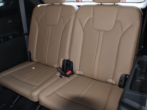 Used 2025 Kia Sorento SX Prestige w/ Olive Brown Leather Package AWD/4WD image 19
