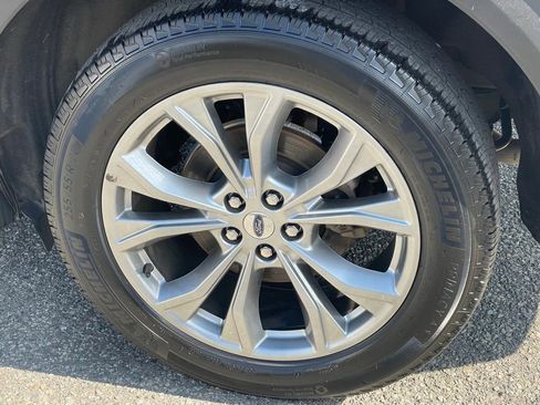 Used 2022 Ford Explorer XLT w/ Equipment Group 202A AWD/4WD image 24