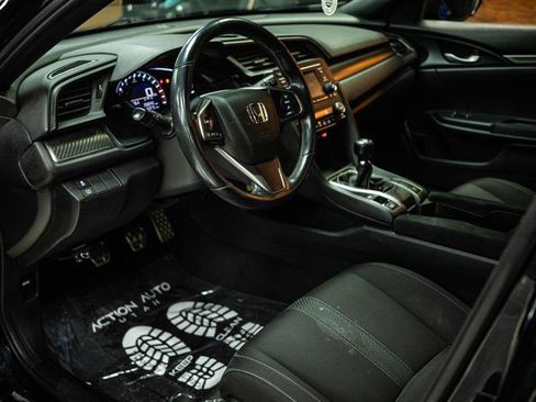 Used 2018 Honda Civic Sport image 8